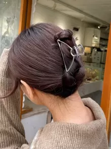 DAZY Minimalist Hair Claw - Silver - View 4