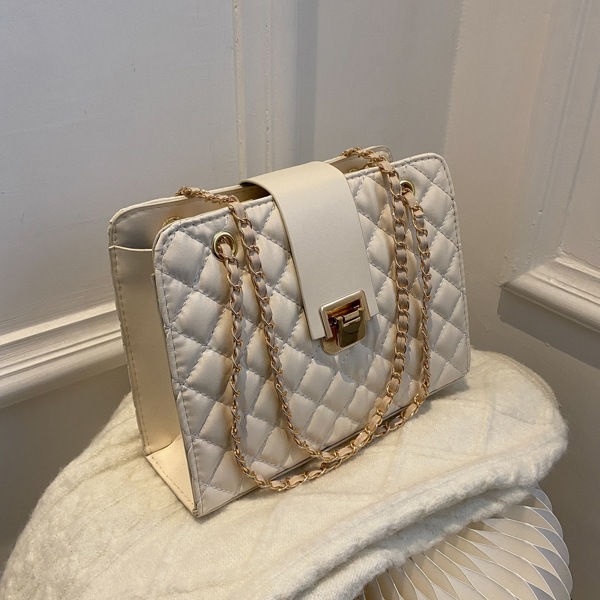 

Quilted Pattern Chain Square Bag, White