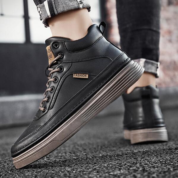 

Men Tab Decor Skate Shoes, Black