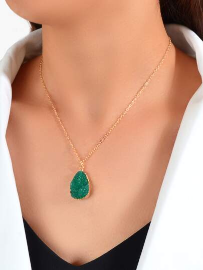 قلادة بتعليقة قطرة الماء