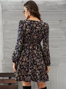 SHEIN Frenchy 碎花水溶蕾絲拼接燈籠袖連衣裙 - 彩色 - 查看 2