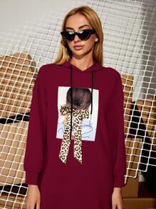 SHEIN Unity 豹紋前蝴蝶結人像圖案連帽連衣裙 - 酒紅色 - 查看 3