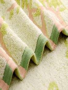 1pc Tree Pattern Towel Home Bathroom Decor Back To School For Beauty Salon Home Bathroom - Multicolor - View 3