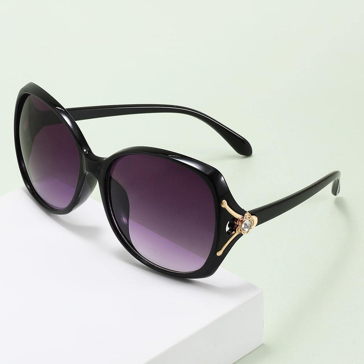 Солнцезащитные очки со стразами с линзами омбре