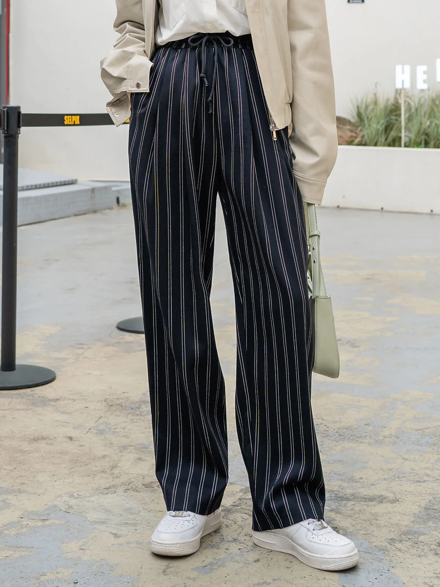 DAZY 豎條紋斜插口袋腰部抽繩長褲 - 黑與白 - 查看 1