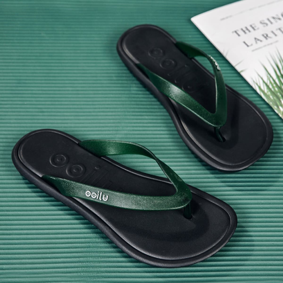 Вьетнамки с текстовым принтом для мужчины