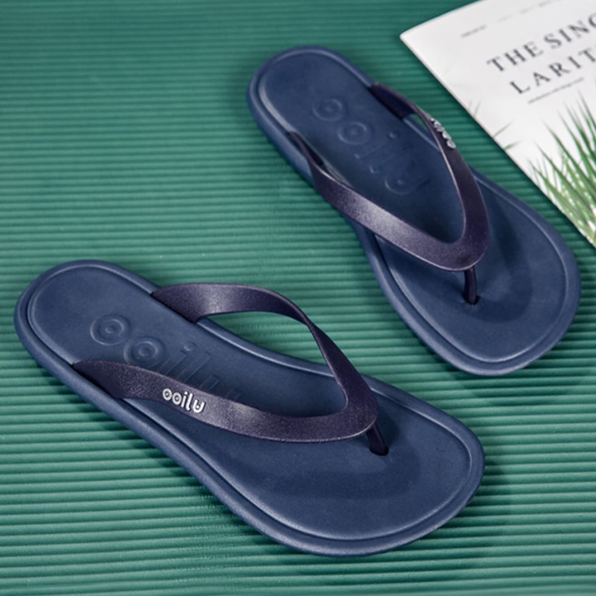 Вьетнамки с текстовым принтом для мужчины