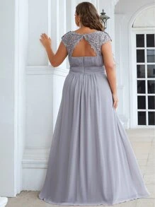 Plus Cut Out Back Appliques Chiffon Bridesmaid Dress - Grey - View 2
