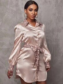 SHEIN SXY 蛇皮紋拼塊燈籠袖腰帶緞面襯衫連衣裙 - 淺粉色 - 查看 4