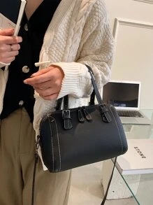 这款时尚轻便的仿皮水桶包，简约百搭，适合青少年、女性、大学生、职场新人及白领人士，可用于通勤、户外活动、旅行、郊游、教师节礼物、女士通勤、节日/度假/假日等场合，是一款商务休闲女包，完美适用于办公室、商务和工作场合，尽显优雅气质。 - 黑色 - 查看 4