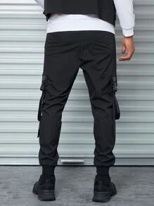 Manfinity RebelGame 男士翻蓋口袋扣飾工裝褲 - 黑色 - 查看 2