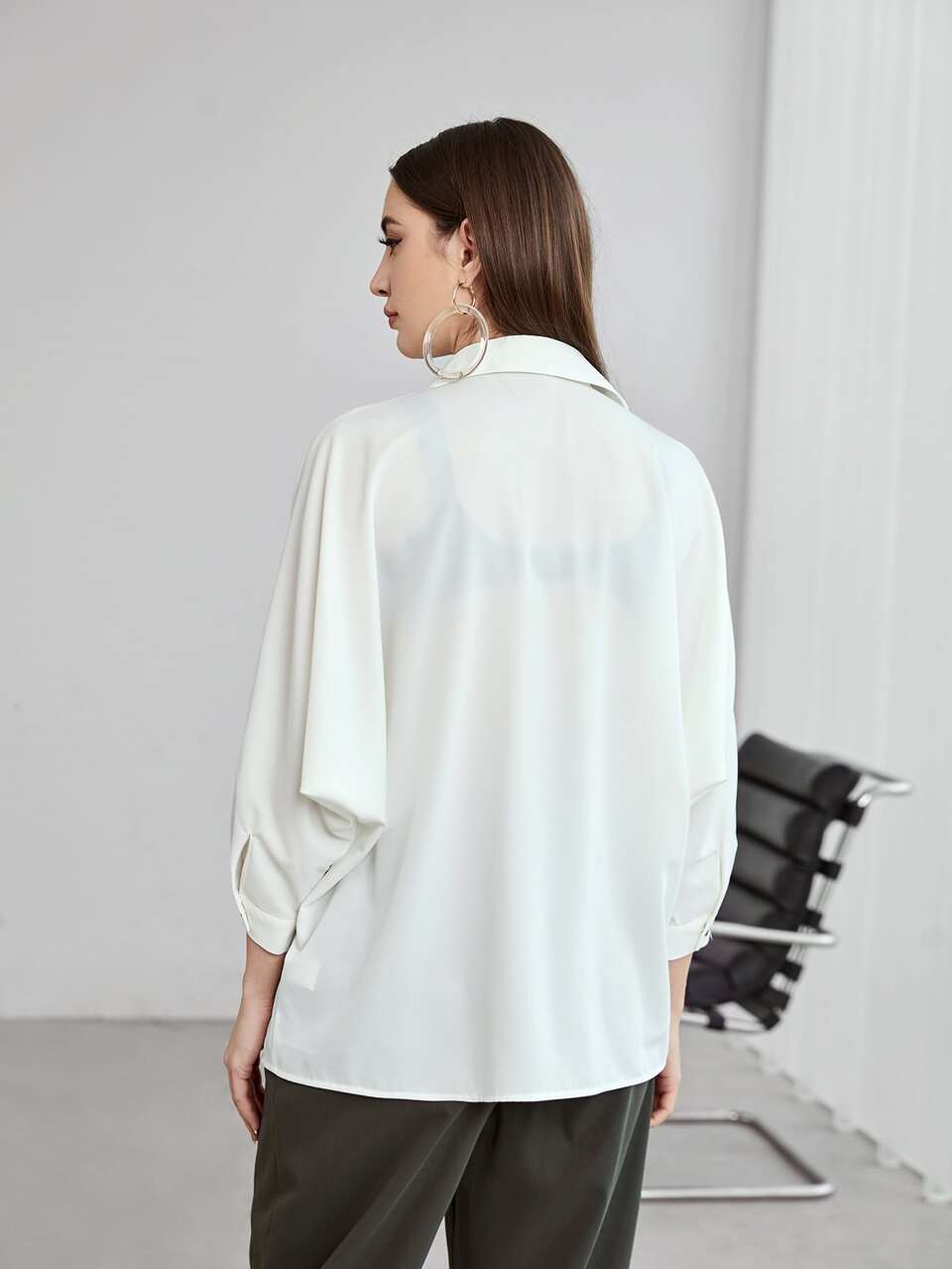 Button Front Dual Pocket Batwing Sleeve Shirt