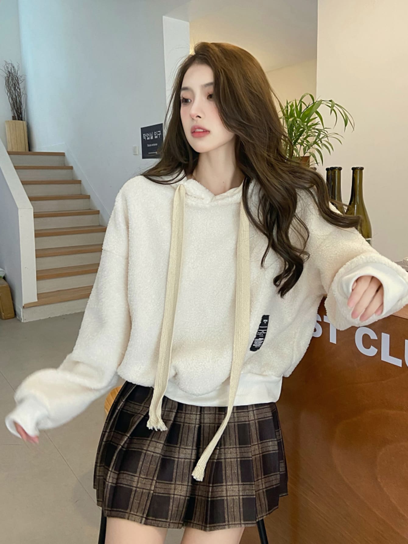 Teddy Hoodie Đã vá Thả vai Dây rút - Màu be - Xem 1
