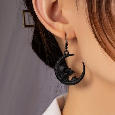 Skull Decor Drop Earrings