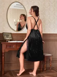 SilkySpell 加大对比色蕾丝开叉大腿天鹅绒睡衣睡裙 - 黑色 - 查看 2