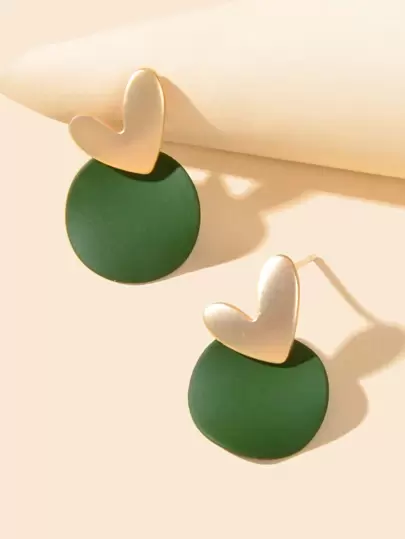 1 par de pendientes de botón con forma geométrica redonda y corazón dorado y verde, decoración de fiesta para mujeres