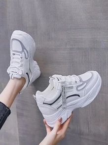 字母圖案前繫帶老爹鞋,白色字母圖案女士運動鞋 - 白色 - 查看 2