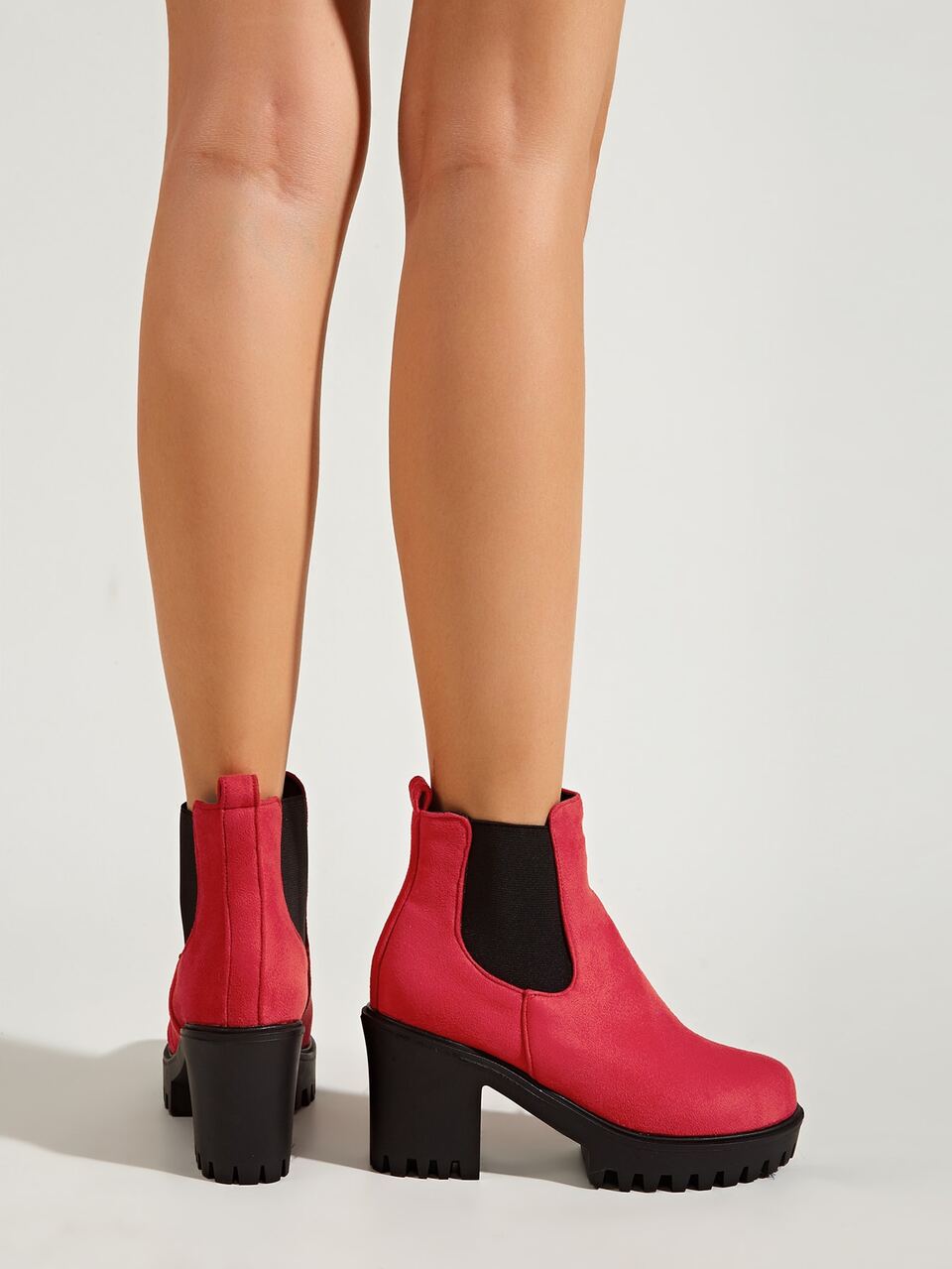Minimalist Chunky Heeled Chelsea Boots