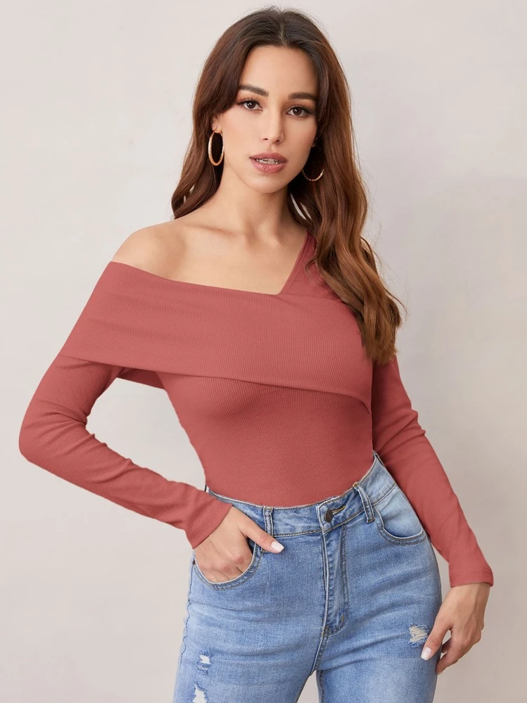 SHEIN Privé Camiseta unicolor doblado de cuello asimétrico - Rosa Oxidada - Ver 1