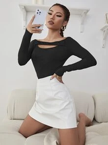 Camiseta con abertura delantera de cuello barco - Negro - Ver 5