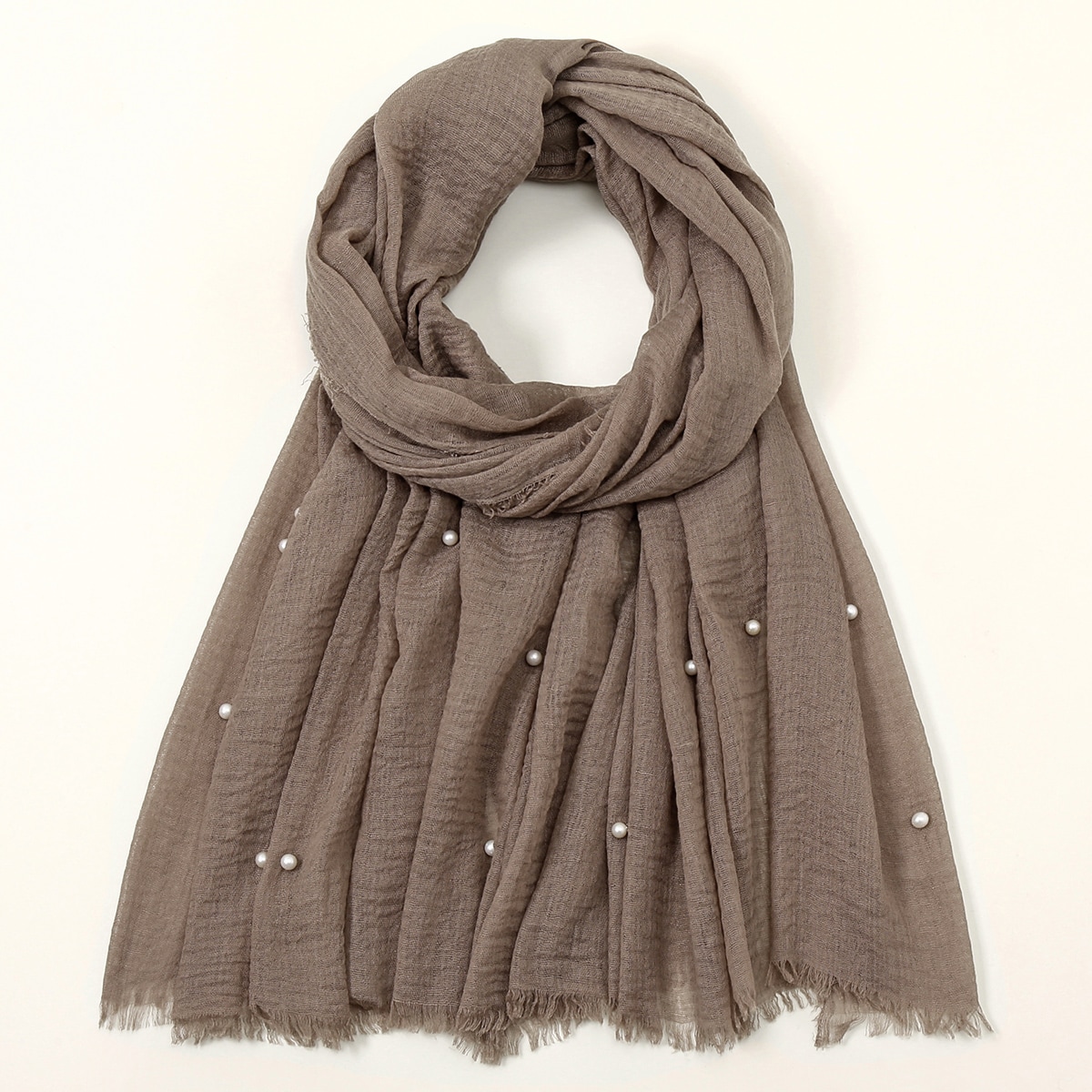 Шарф с искусственным жемчугом