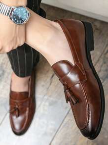 Men's Casual Minimalist Vintage Slip On Tassel Loafers Shoes  Men Business Shoes