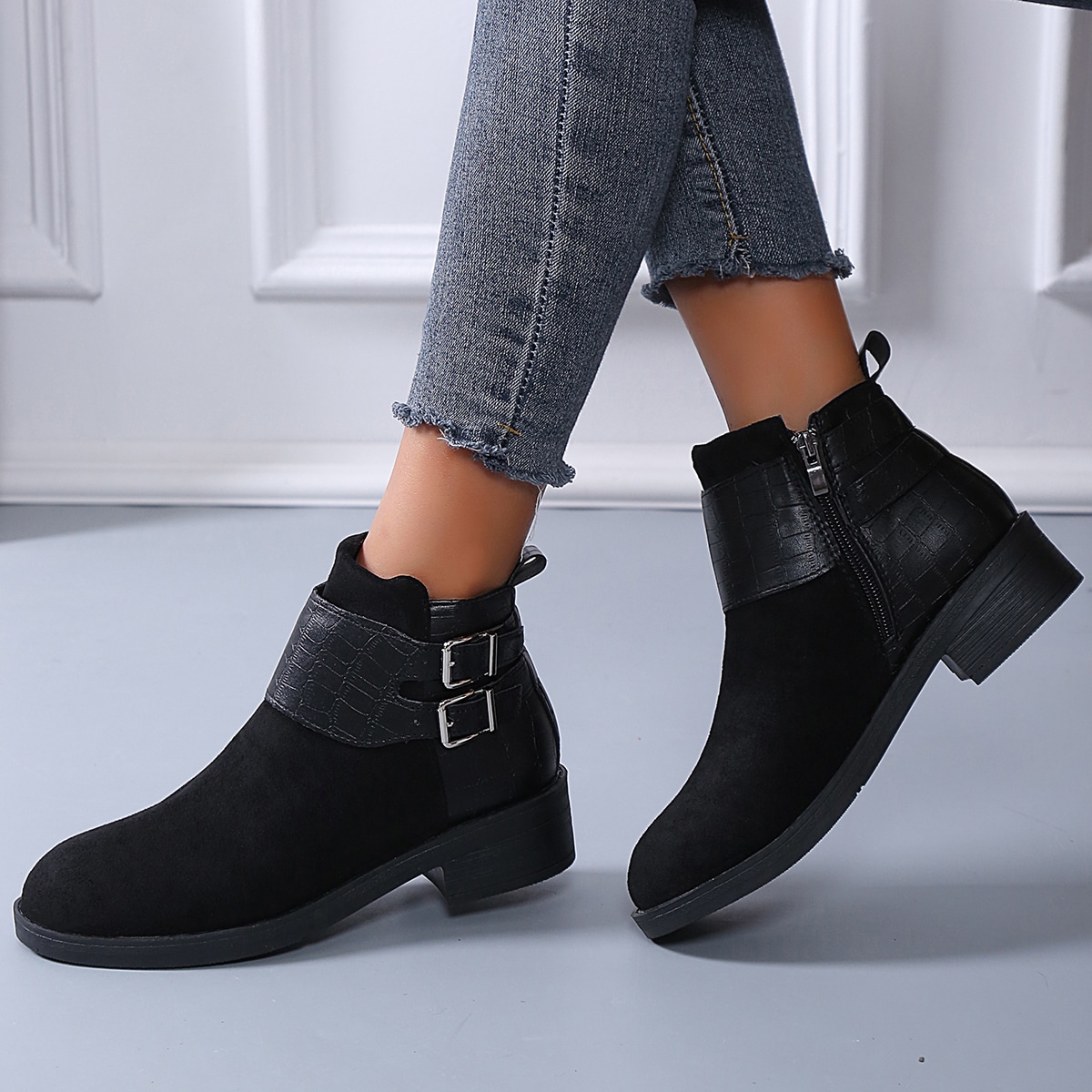 Ботинки комбат с пряжкой с молнией