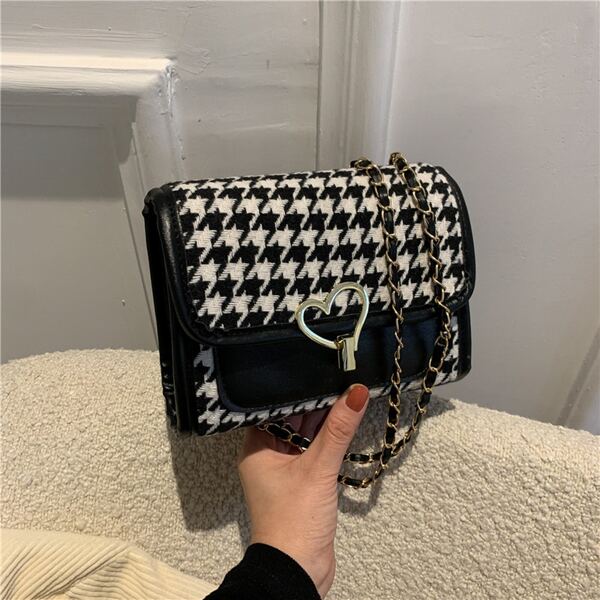 

Heart Decor Houndstooth Graphic Square Bag, Black
