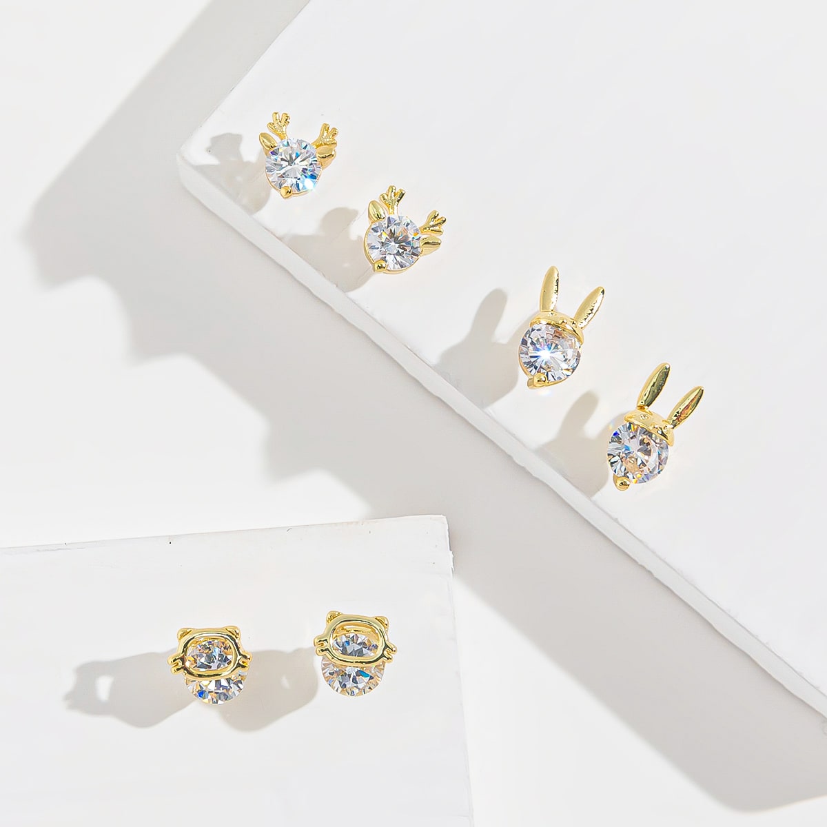 3 пары Серьги-гвоздики со стразами