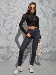 SHEIN Privé 小高領木耳邊人物印花短款上衣 - 黑色 - 查看 5