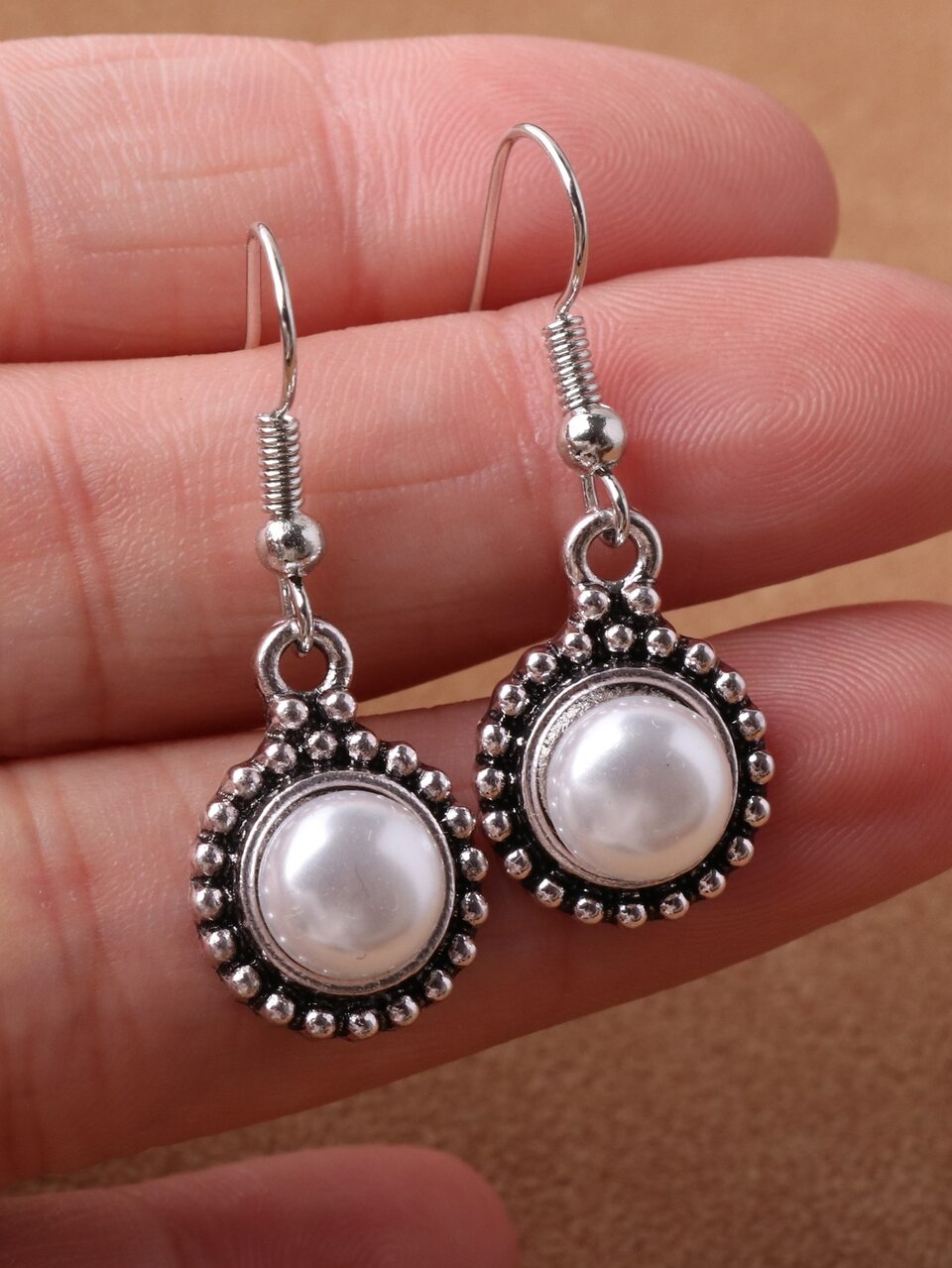1 Pair Vintage Silver Tone Alloy Earrings With Imitated Pearl, Various Styles Available For Women