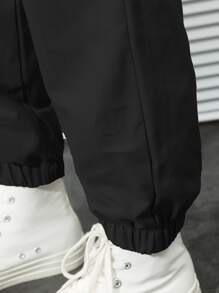 Manfinity 寬鬆剪裁男士側口袋胡蘿蔔褲,帶有彈性收口 - 黑色 - 查看 3