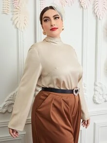 Mulvari 大碼後綁帶小高領襯衫 - 杏色 - 查看 4