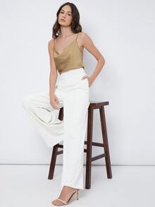 BizChic 垂褶領吊帶上衣 - 卡其色 - 查看 5