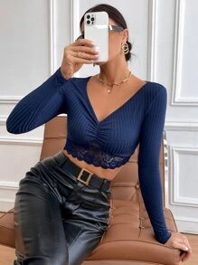 SHEIN Privé Solid Plunging Neck Contrast Lace Hem Crop Tee - Navy Blue - View 5