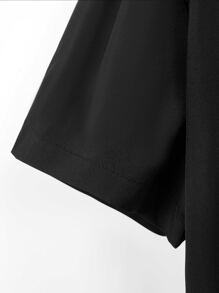 Manfinity Homme 男士单排扣缎面休闲短袖领衬衫，适合外出 - 黑色 - 查看 3