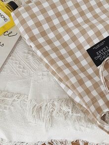 Bolso de hombro con parche de letra con patrón de guingán