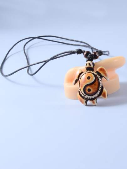 Collar con colgante de tortuga para hombre de moda y popular para vacaciones y para una apariencia elegante