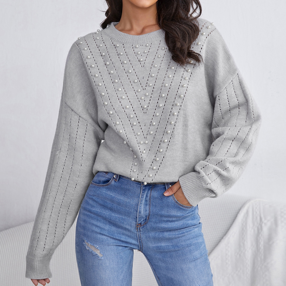 Свитер вязаный с жемчугом