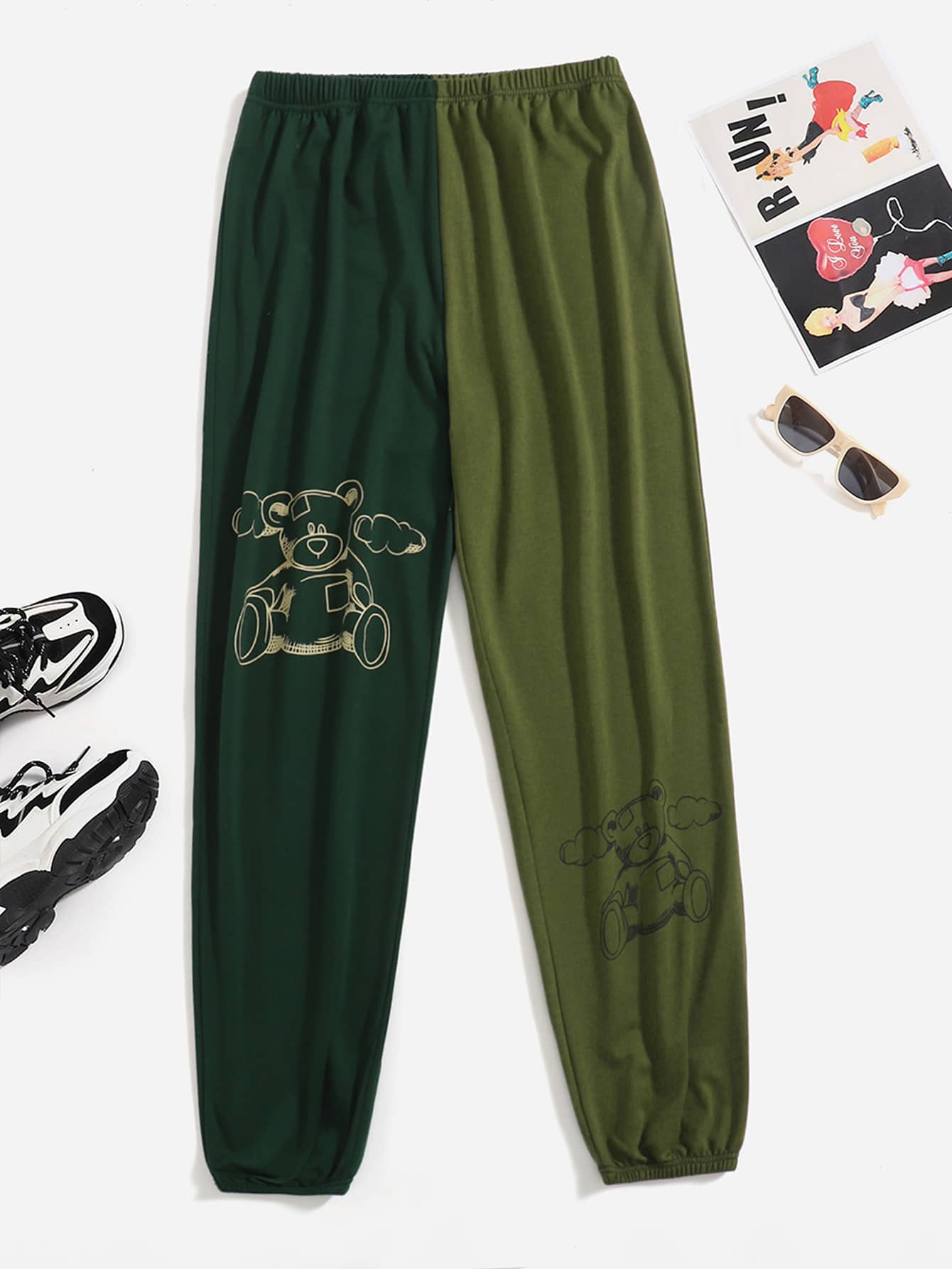 Is That The New Plus Two Tone Cartoon Graphic Sweatpants ??| ROMWE