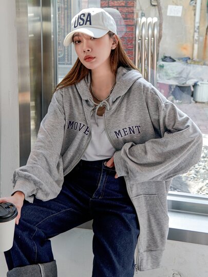 DAZY ドロップショルダー レター グラフィック フード付き
