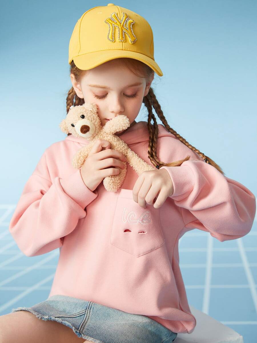 Áo nỉ cho bé gái tuổi teen, thêu chữ và có chi tiết gấu 3D. - Màu Hồng baby - Xem 1
