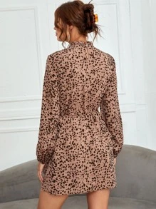 SHEIN LUNE 滿版印花褶邊繫腰帶洋裝 - 彩色 - 查看 2