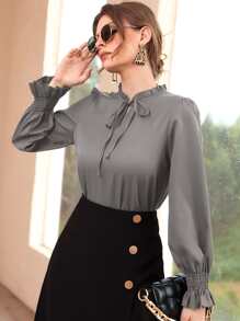 Modelyn 打褶荷葉袖木耳邊繫帶領襯衫 - 灰色 - 查看 4