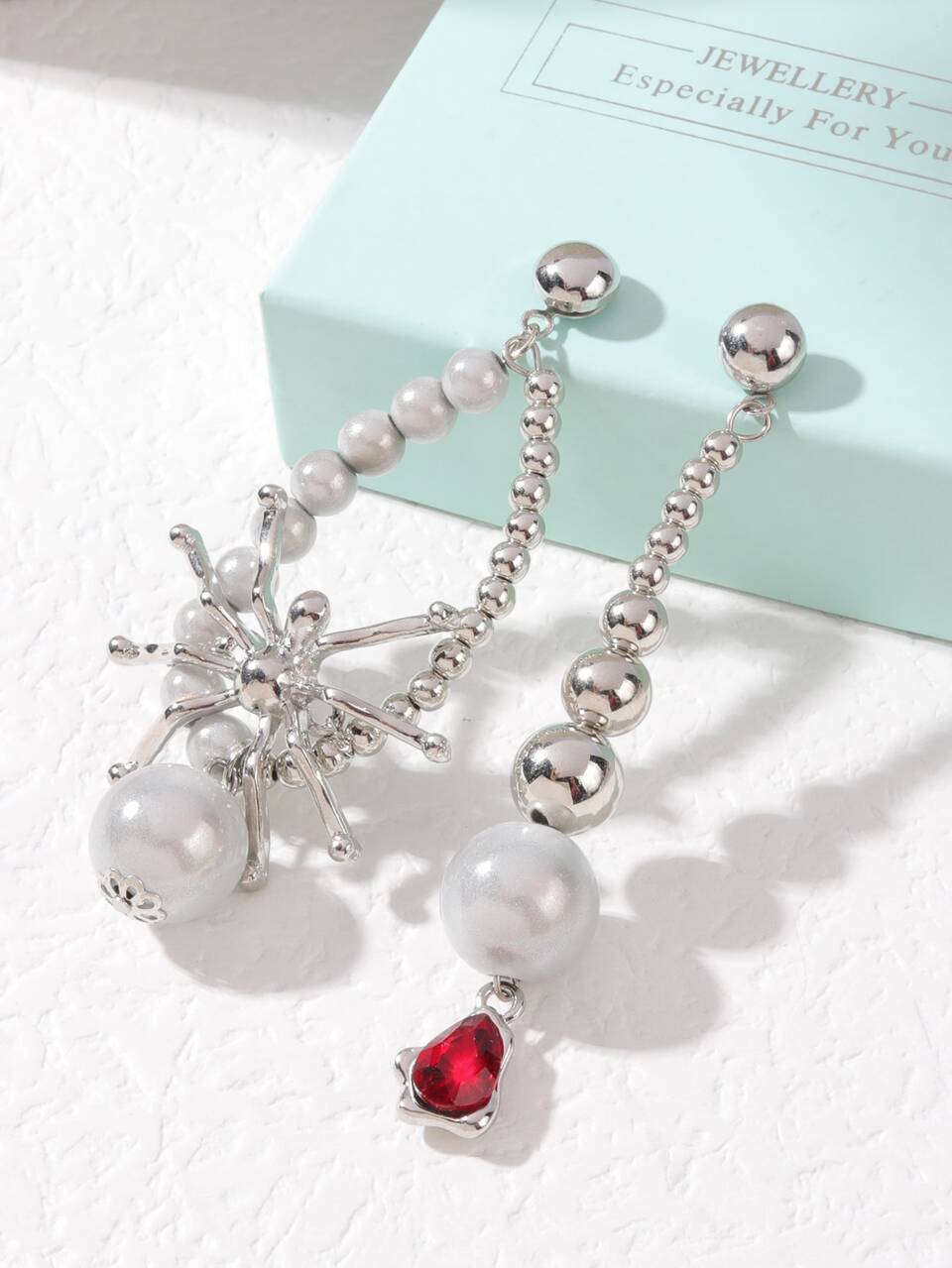 Spider Decor Mismatched Earrings