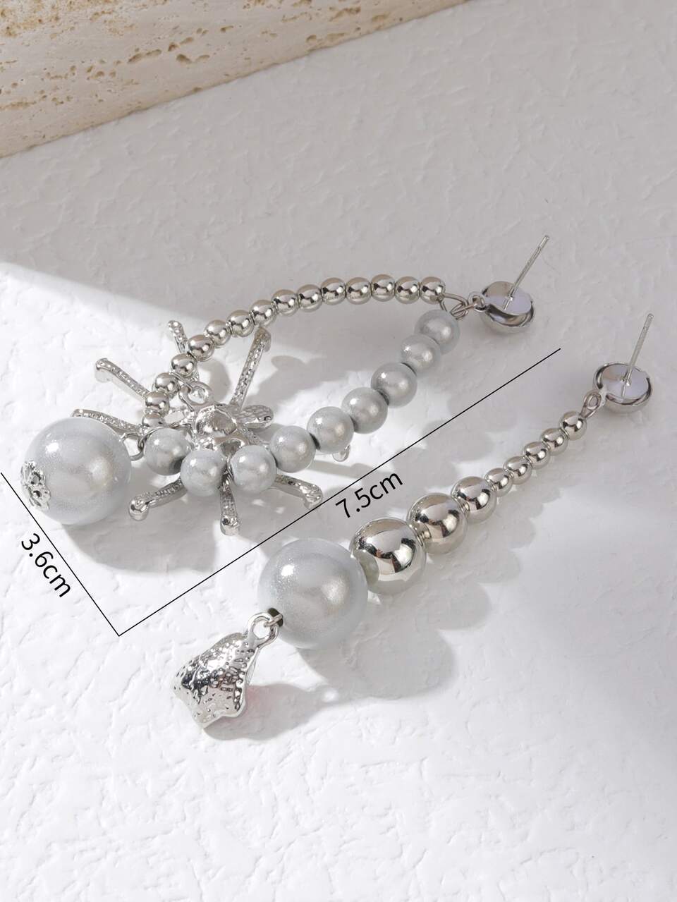 Spider Decor Mismatched Earrings