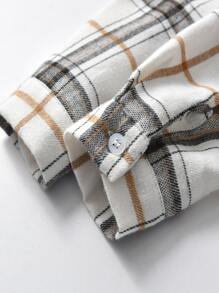 小男童格紋補丁貼口袋外套