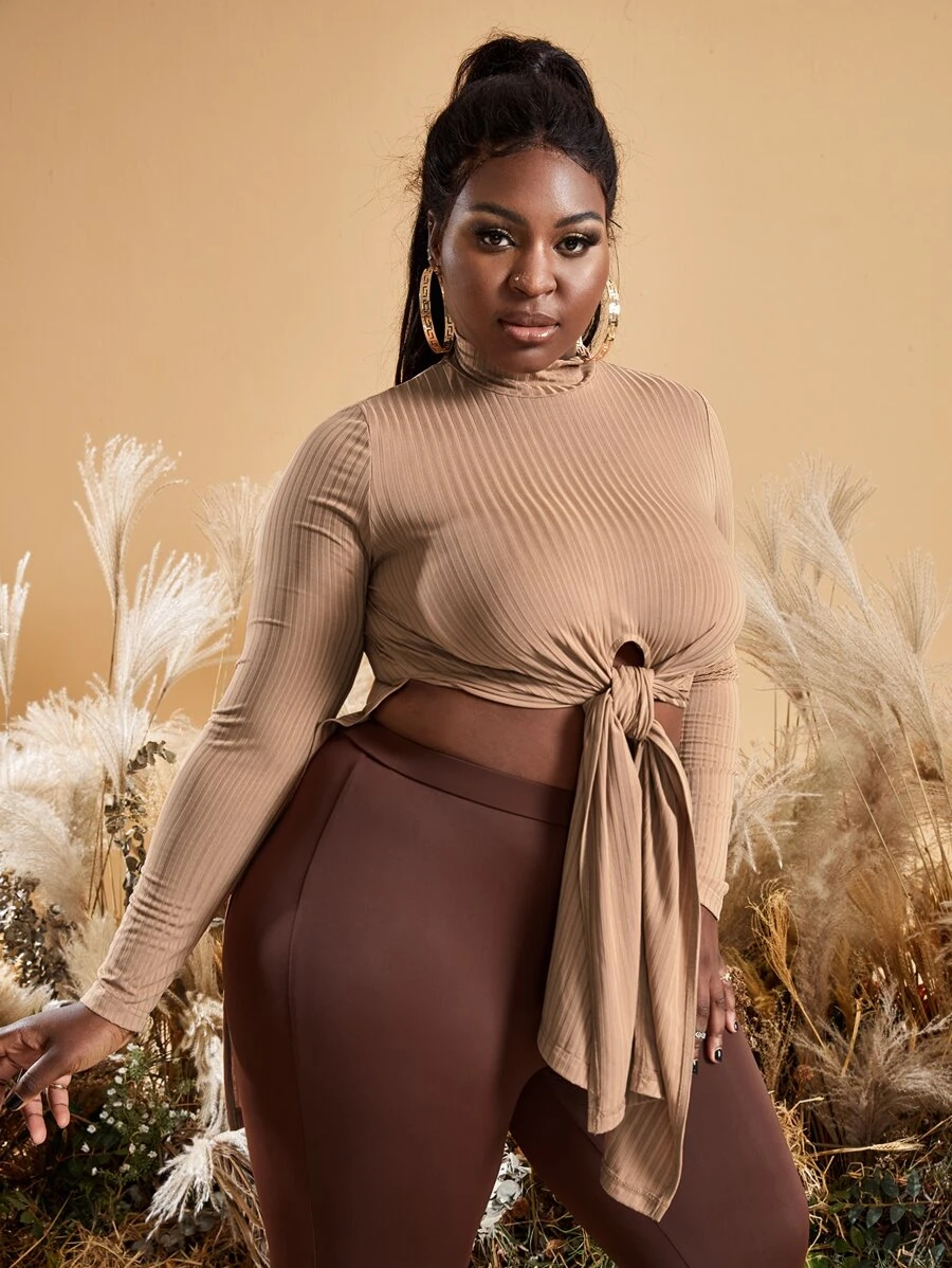 SHEIN SXY 大碼小高領前繫帶高低下擺上衣 - 卡其色 - 查看 1