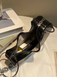 Waterproof,Lightweight,Business Casual Heart Design Shoulder Chain Bag For Teen Girls Women College Students,Rookies & White-collar Workers Perfect for Office,College,Work ,Business,Commute - Black - View 4