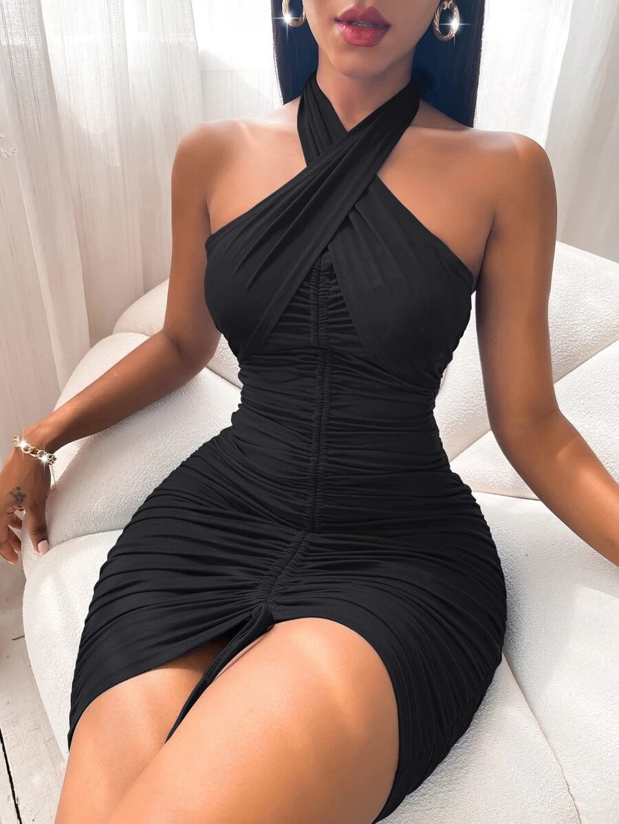 SHEIN SXY Vestido ajustado fruncido con cordón delantero de espalda abierta de cuello halter - Negro - Ver 1
